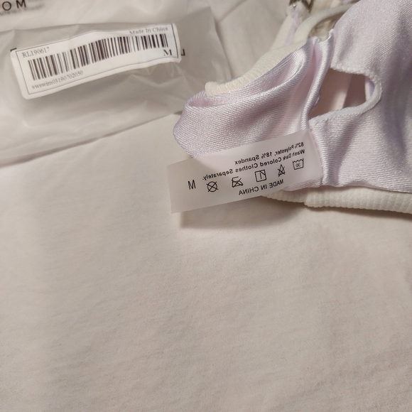 NWT White Ribbed Shein Bikini Top - Picture 2 of 2